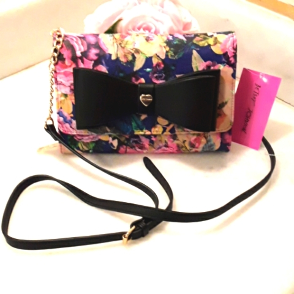 Luv Betsey by Betsey Johnson XODANI